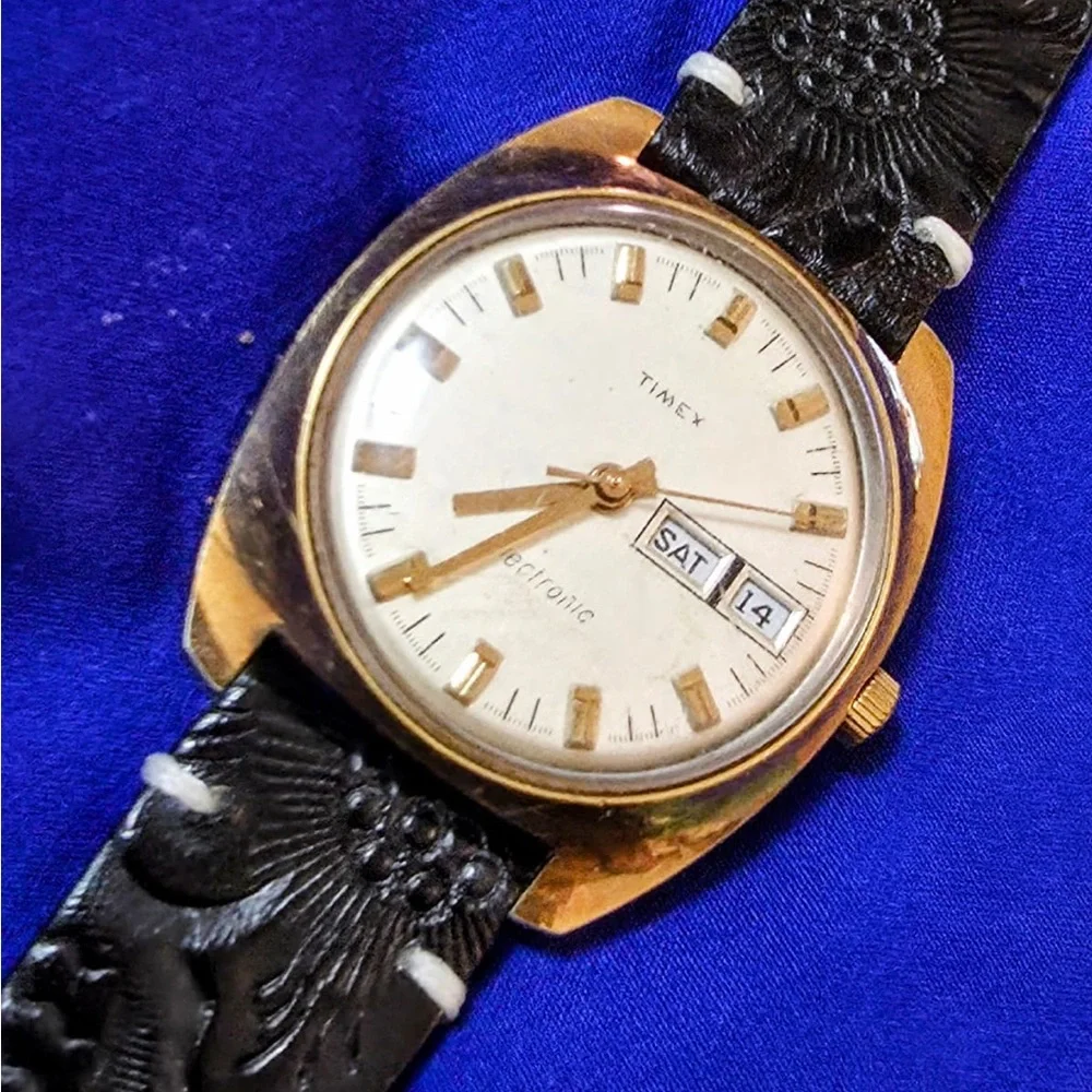 Timex Electronic Vintage Mens Watch 37mm New battery
